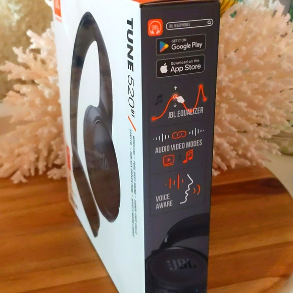 JBL💥NWT💥 TUNE 520BT - wireless headphones new inbox never opened! A+ - Picture 8 of 11